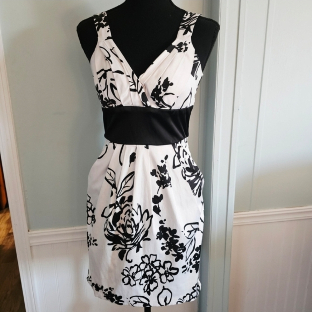 B Darlin Black & White Floral Sleeveless Dress – Pockets - Picture 5 of 5